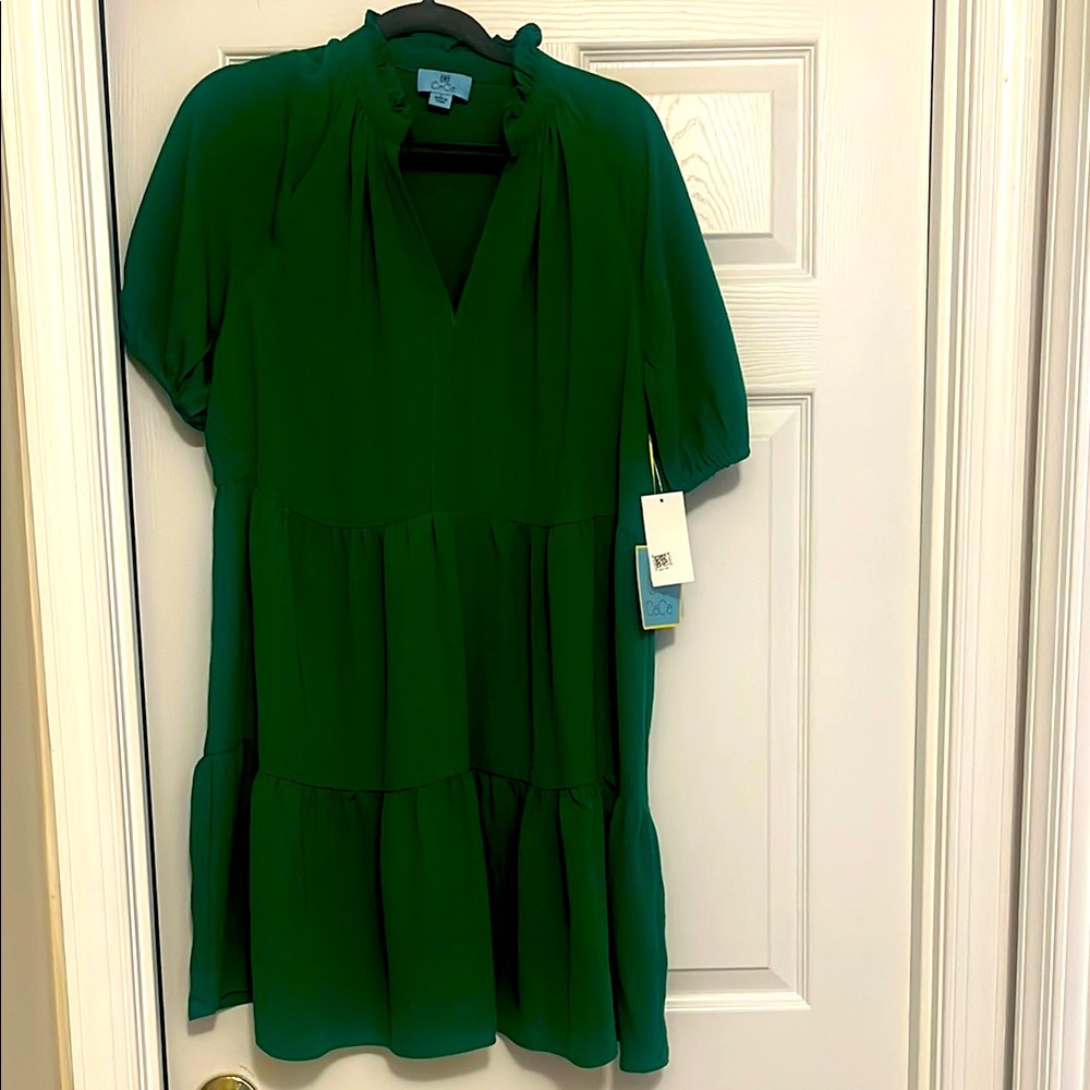 Brand: CeCe
Green Tiered Dress-New
Size: Large